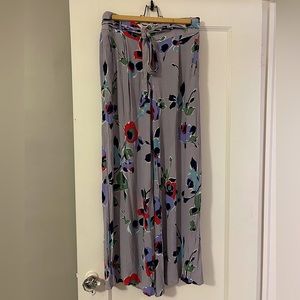 Elevenses Anthropologie sz 8, wide leg, floral, rayon pant. Sash belt & pockets.